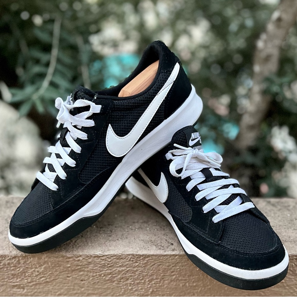 Nike Adversary
